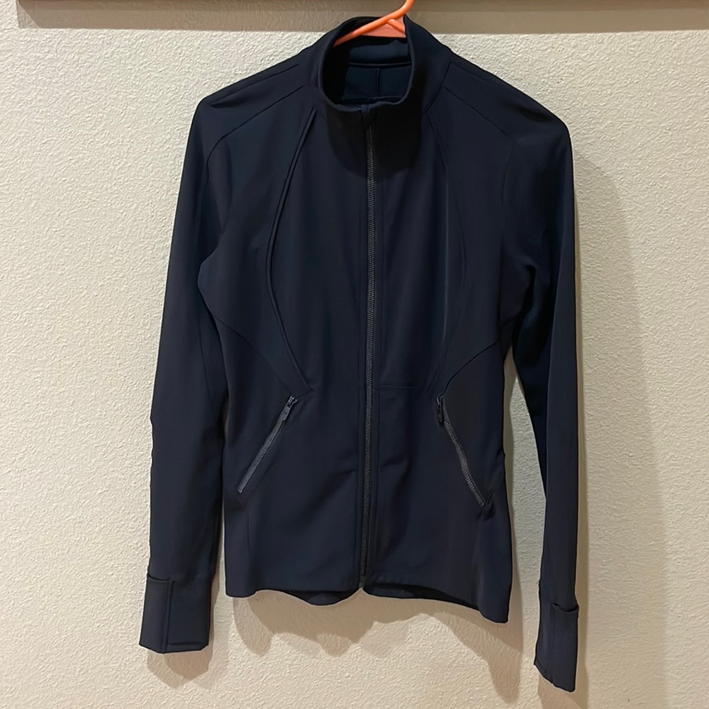 Lululemon Jacket (New w/o tags)